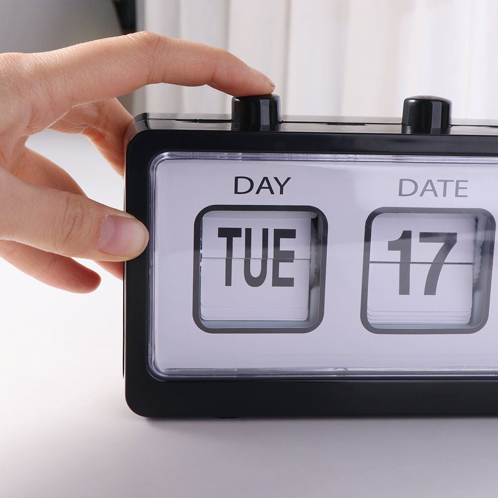 Office Tech Gadgets - 電子マニュアルページめくりカレンダー時計ヴィンテージデスクトップディスプレイ機械式目覚まし時計日付週多機能