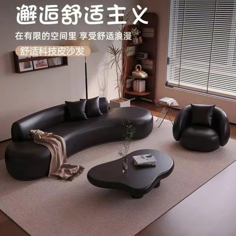 曲線ソファ、小さなアパート、リビングルーム、営業所、商談室、 - Tech Office Reception のレビューと価格