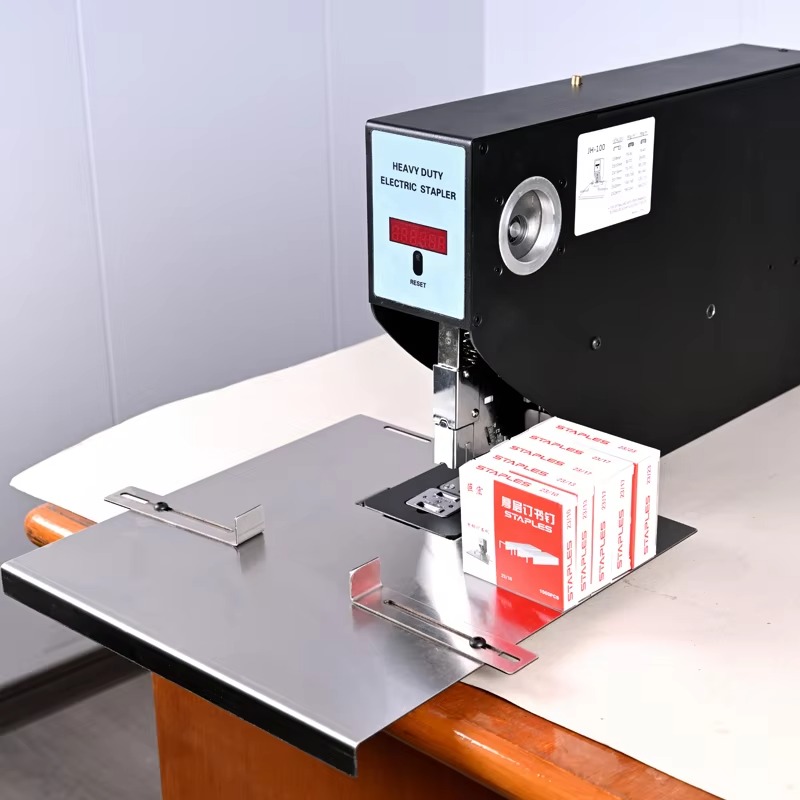 60Wモーター、毎分150回の速度、ワークステーション付き、 - Electric Stapler Heavy のレビューと価格