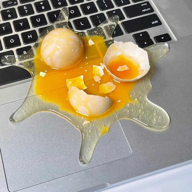 壊れた卵の携帯電話ホルダー スタンド - 面白いいたずらグッ - Home Office Tech Gadgets のレビューと価格